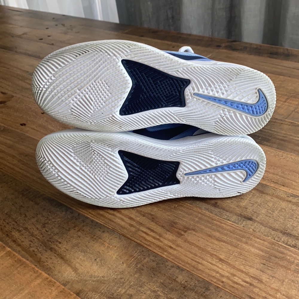 Nike Women's Air Max Vapor Wing Tennis Shoes - Picture 5 of 8